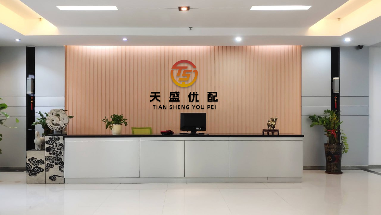 聚赢盘 爽了！英国女星暴打偷自己手机的扒手！